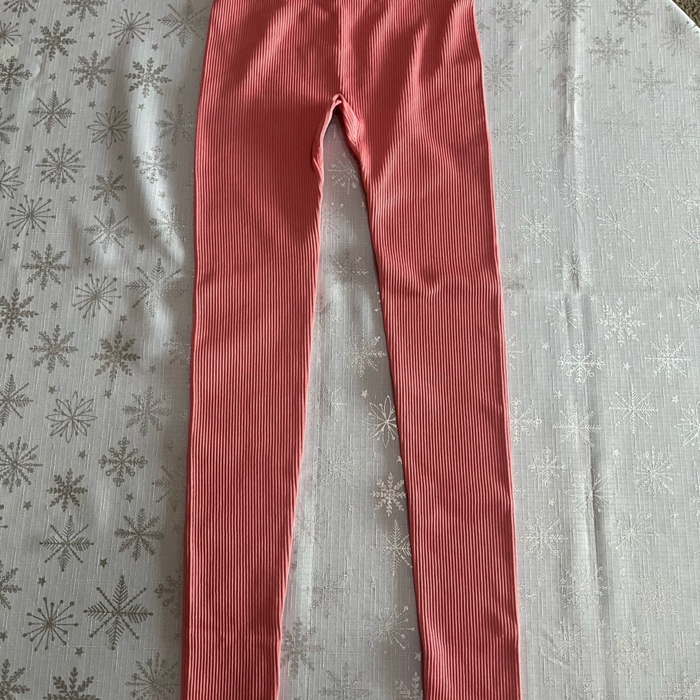 Pink Velvet Leggings with Slim Tapered Design